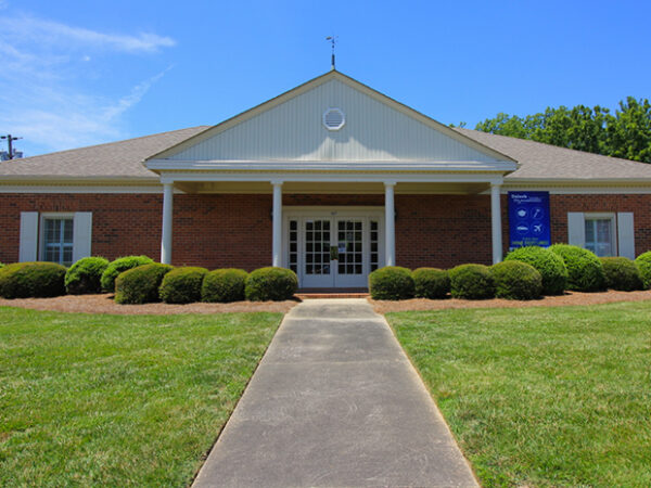 An image of a sunny day at the Mount Gilead bank