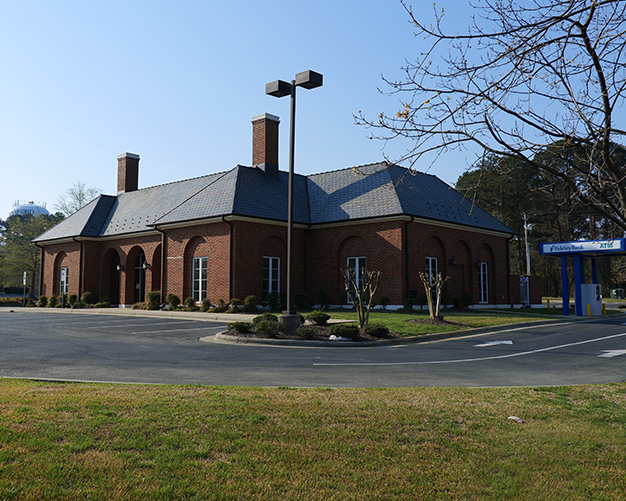 FIDELITY BANK - CLOSED - 14 Photos - 1537 Dabney Dr, Henderson, North  Carolina - Banks & Credit Unions - Phone Number - Yelp